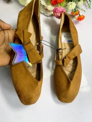 Love83 shoes
Size 39