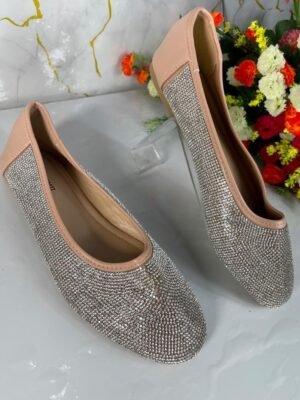 Ada embellished Shoes 
Size 38,39,40