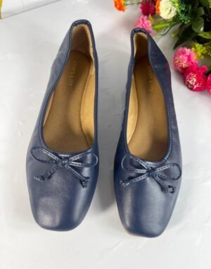 Crown & Ivy blue shoe
Size 38