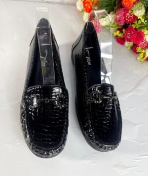 Taato loafers in black 
Size 40/41